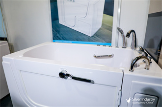 養(yǎng)老照護(hù)展區(qū)