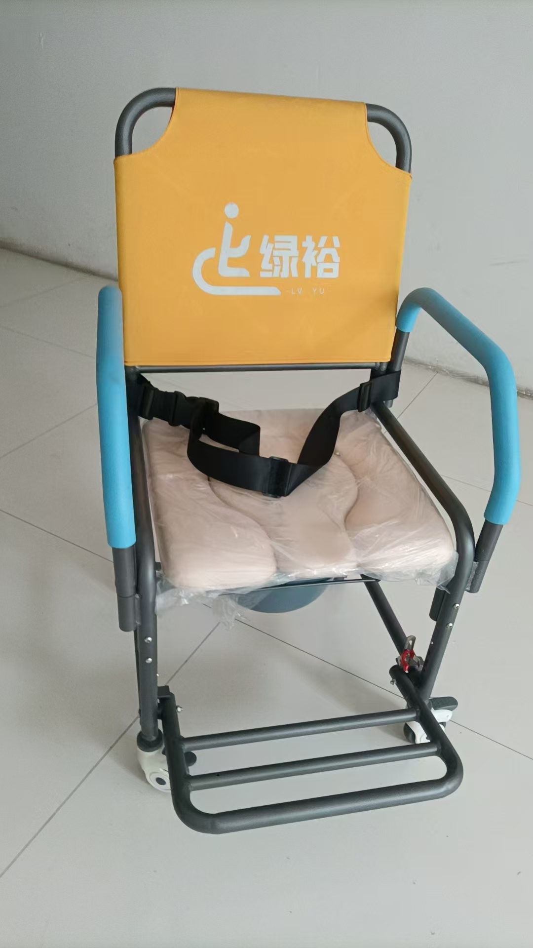Convenient shower chair