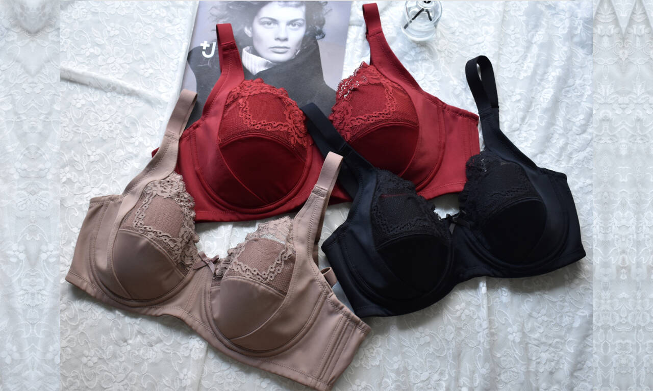 杯邊花邊拼接錦泳的夾棉文胸